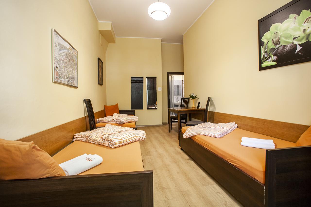 Momotown Privates Bed and Breakfast Kraków Exteriör bild