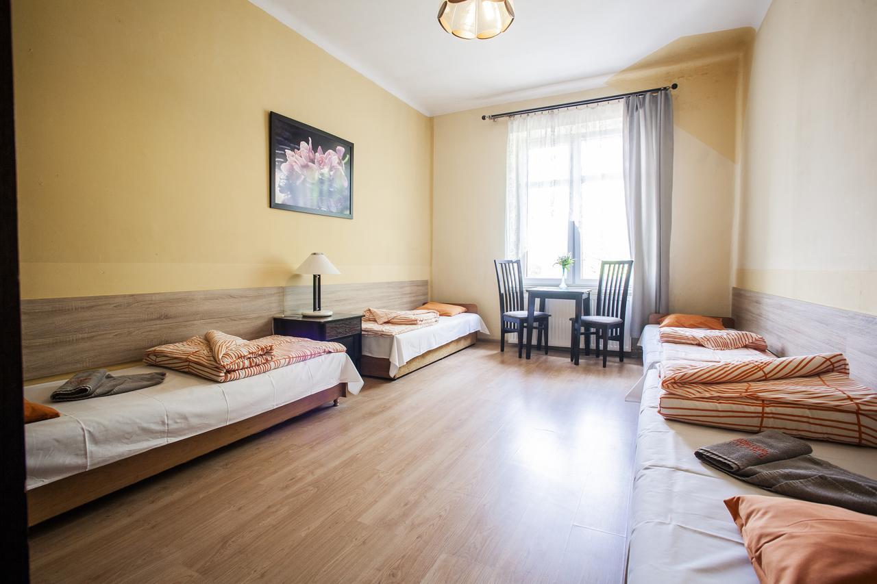 Momotown Privates Bed and Breakfast Kraków Exteriör bild